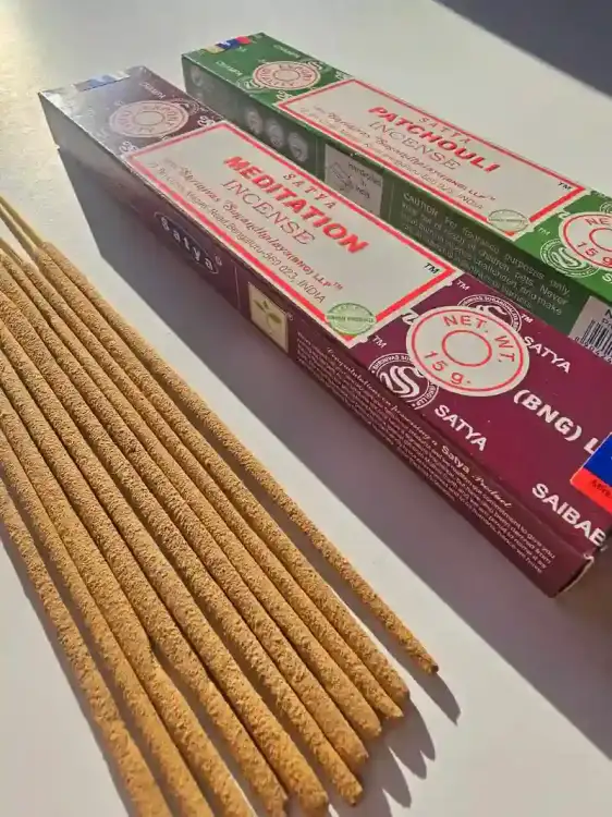 Kadzidełka SATYA Zestaw Duet Patchouli i Meditation Paczula i Medytacja 2x15g (2)_1.webp