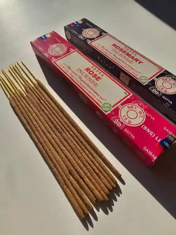 Kadzidełka SATYA Zestaw Duet Rosemary i Rose Rozmaryn i Róża 2x15g (2)_1.webp