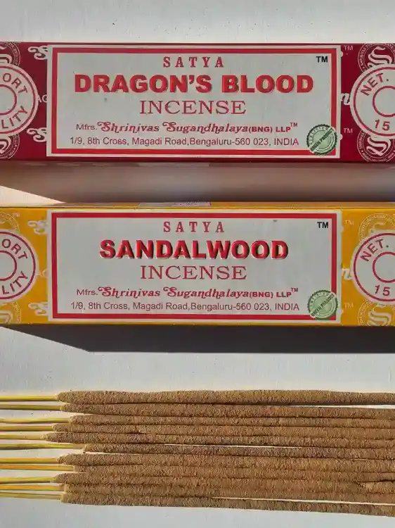 Kadzidełka SATYA Zestaw Duet Dragon's Blood i Sandalwood Smocza Krew i Drzewo Sandałowe2x (3).webp