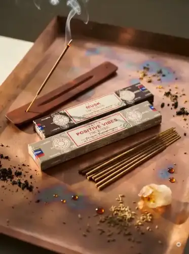 Kadzidełka SATYA Zestaw Duet Musk i Positive Vibes Piżmo i Pozytywne Wibracje 2x15g (1)6.webp