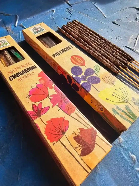 zestaw-sukces-namaste-india-natural-cinnamon-patchouli-30g (3).webp