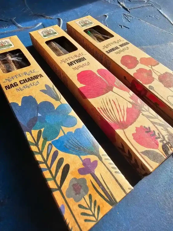 zestaw-trio-medytacja-namaste-india-natural-nag-champa-myrrh-sandalwood-45g (3).webp