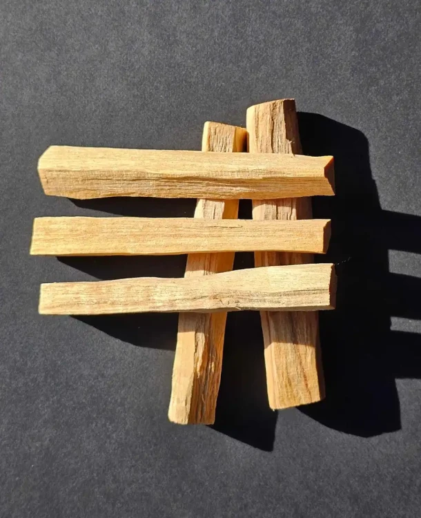 palo-santo-naturalne-zestaw-5-sztuk-premium.webp palo-santo-rytual-oczyszczania-zapas-mocy.webp swiat-kadzidel-palo-santo-peru-kolekcja.webp